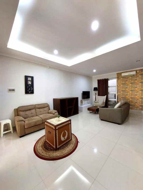 dijual rumah maguwoharjo depok sleman