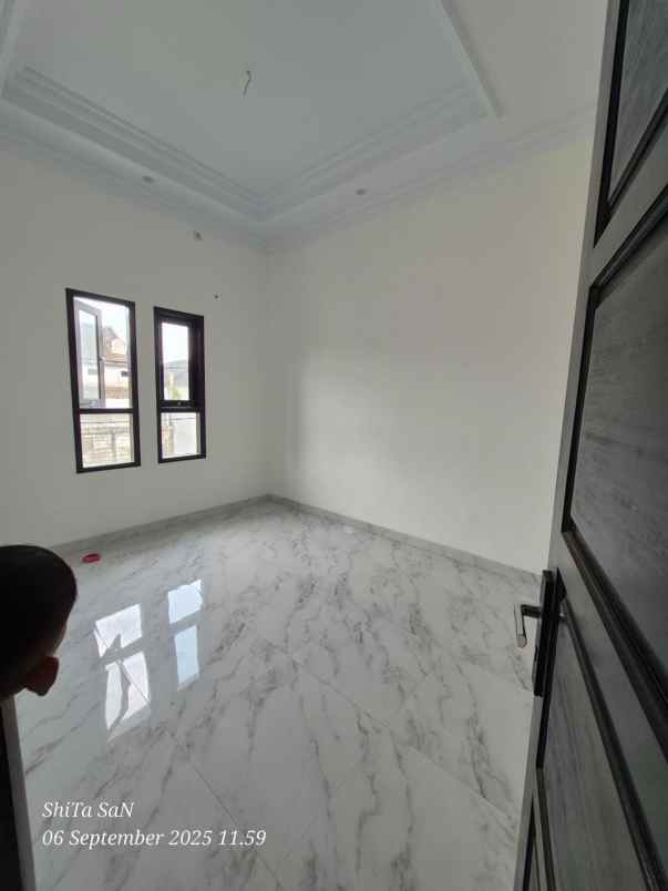 dijual rumah maharaja depok