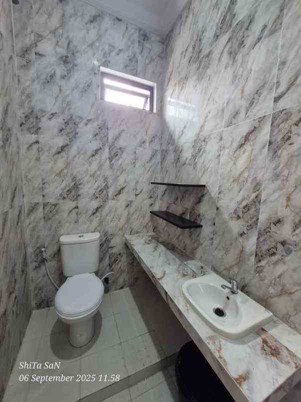 dijual rumah maharaja depok