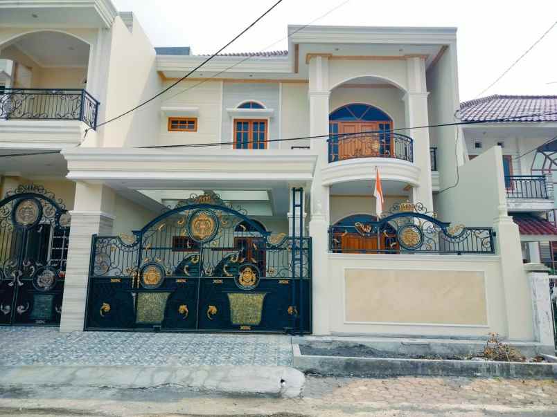 dijual rumah manyar rejo menur