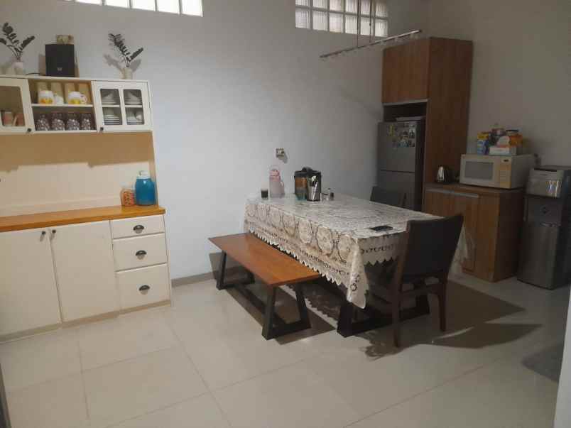 dijual rumah margahayu barat