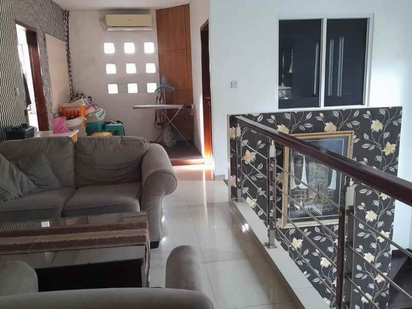 dijual rumah margahayu barat