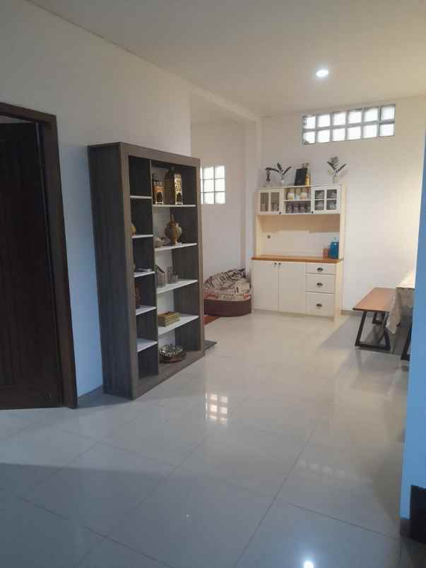 dijual rumah margahayu barat