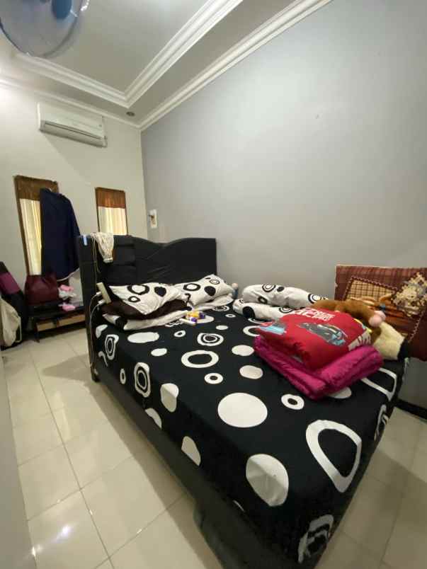 dijual rumah medokan