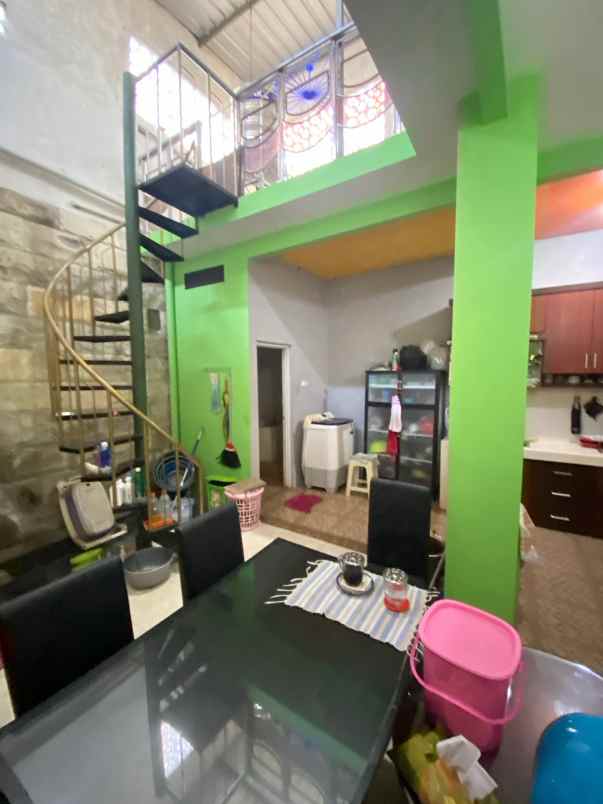 dijual rumah medokan