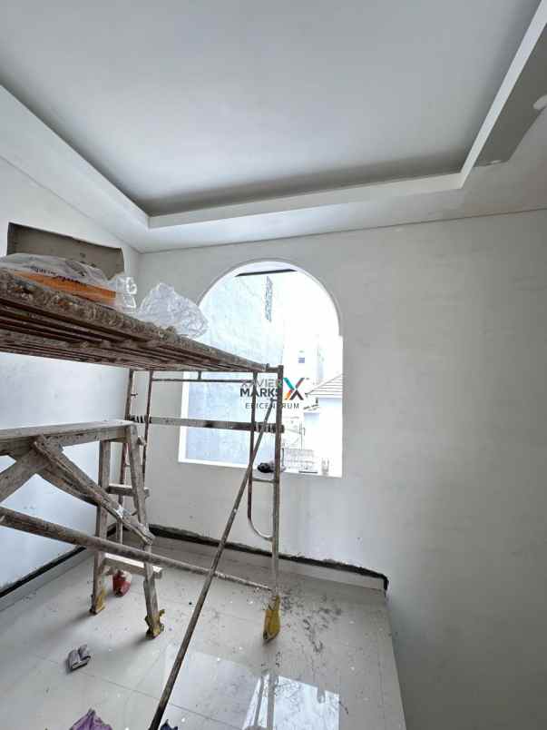 dijual rumah medokan sawah timur