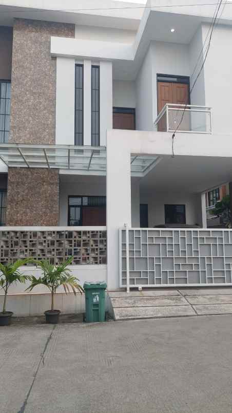dijual rumah meruyung limo depok