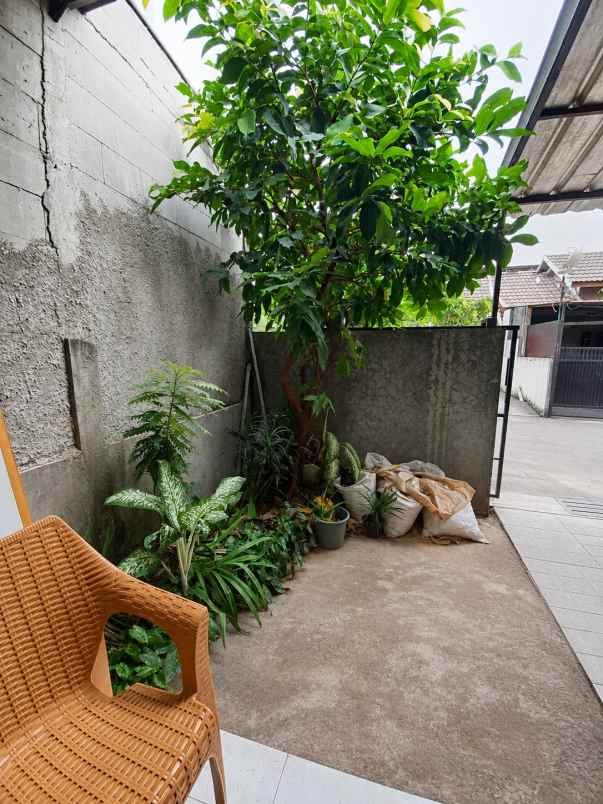 dijual rumah meruyung limo depok