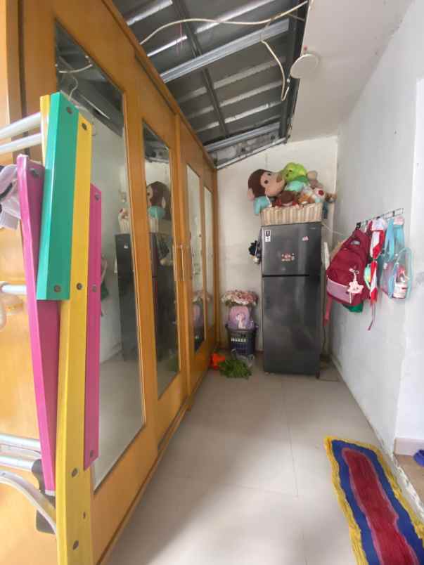 dijual rumah meruyung limo depok