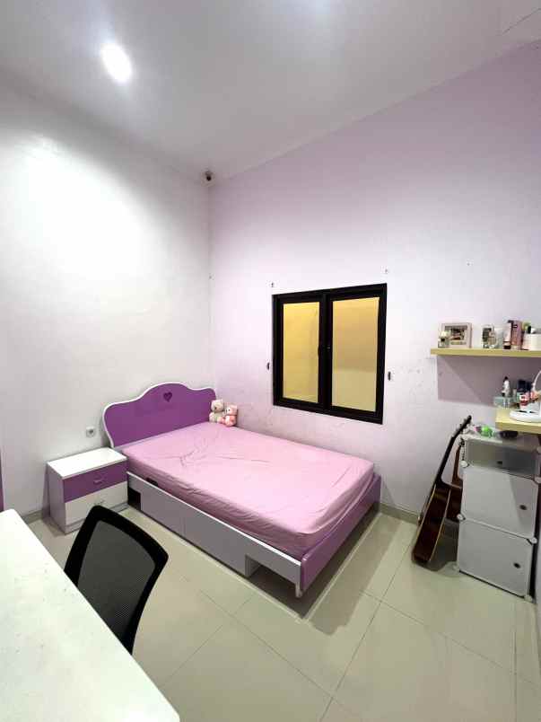 dijual rumah metland menteng cakung