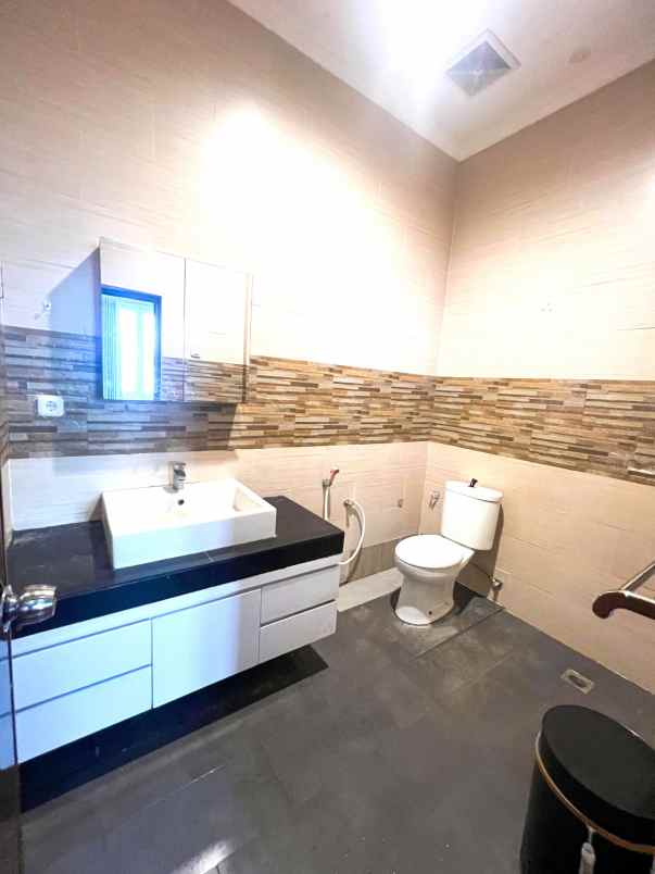 dijual rumah metland menteng cakung