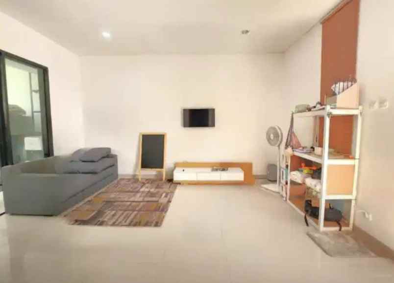 dijual rumah metland menteng cluster jura