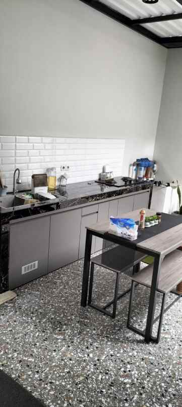 dijual rumah metland transyogi