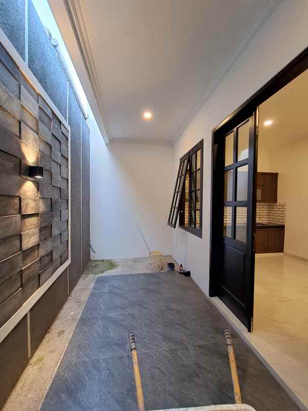 dijual rumah murah siap huni di jagakarsa