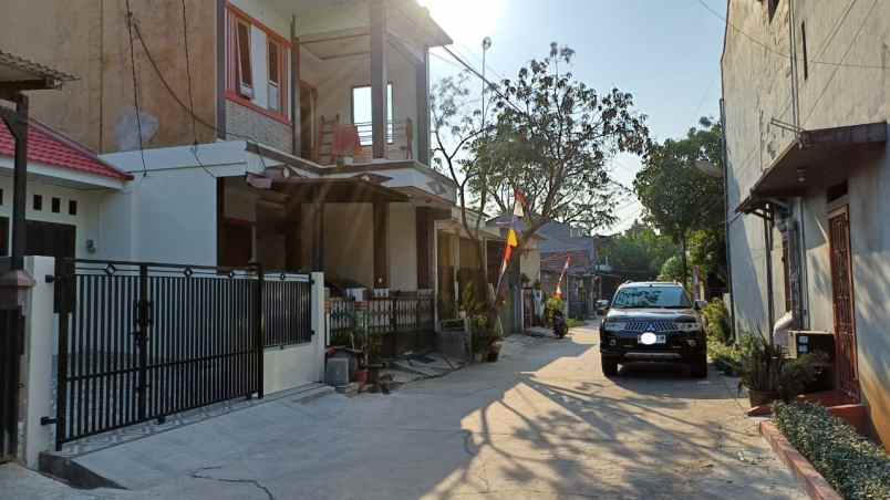 dijual rumah mutiara gading timur