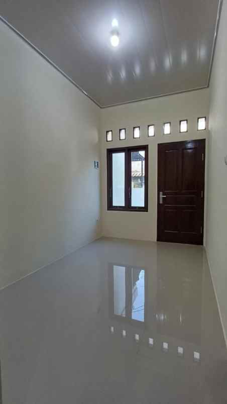 dijual rumah mutiara gading timur