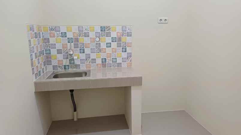 dijual rumah mutiara gading timur