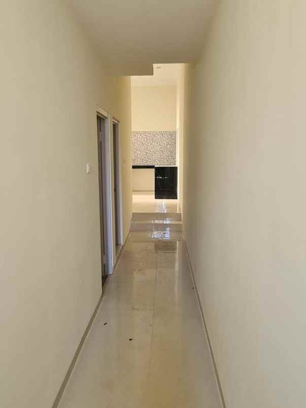 dijual rumah nginden