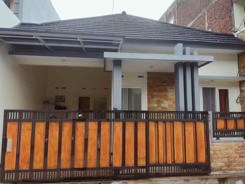 dijual rumah oro oro ombo