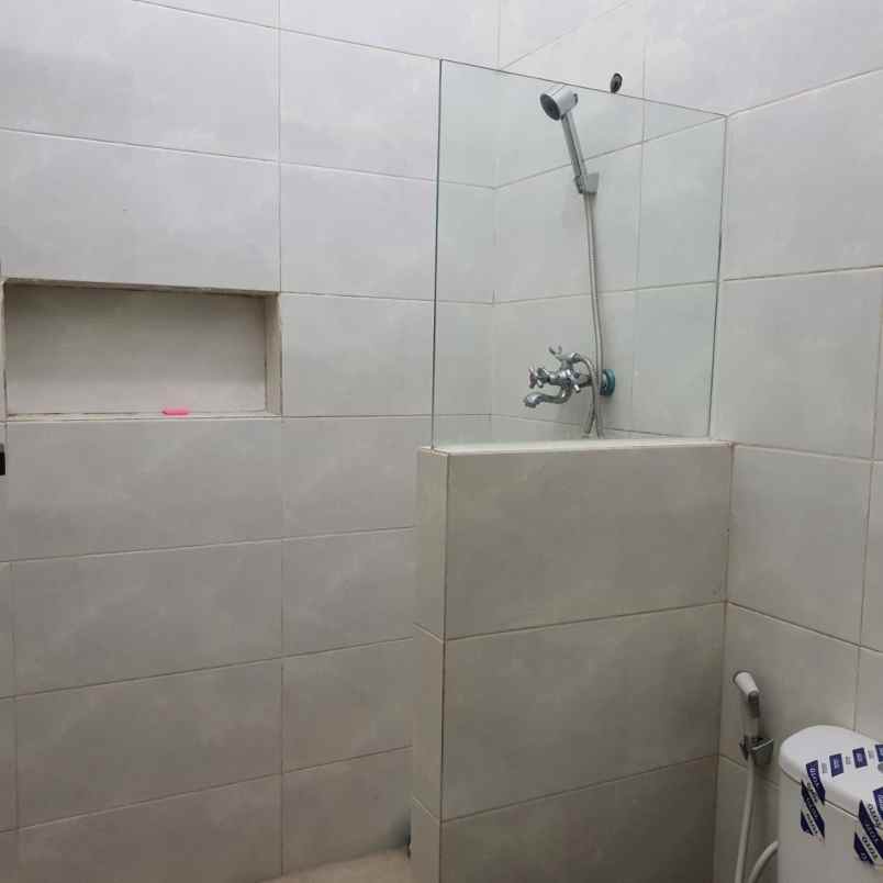 dijual rumah pakuwon city