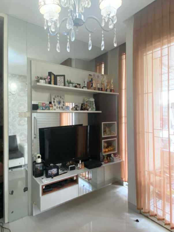 dijual rumah pakuwon city eastcoast park full bangunan