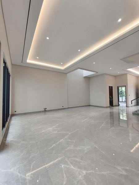 dijual rumah pakuwon indah