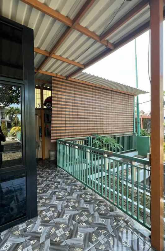 dijual rumah palem semi karawaci