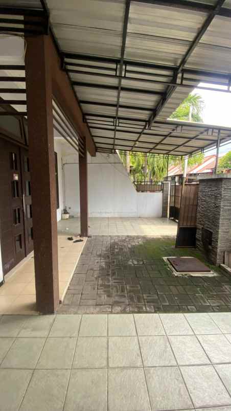 dijual rumah palm spring jambangan