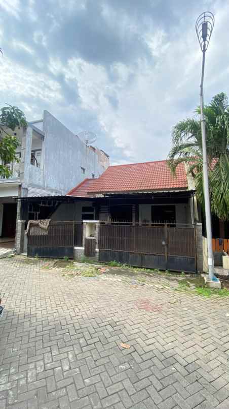 dijual rumah palm spring jambangan