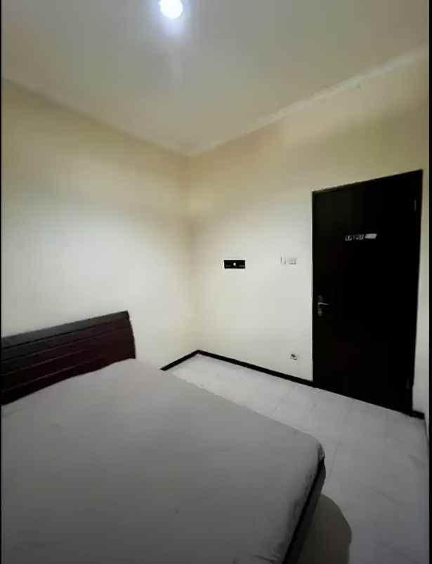 dijual rumah palm spring jambangan