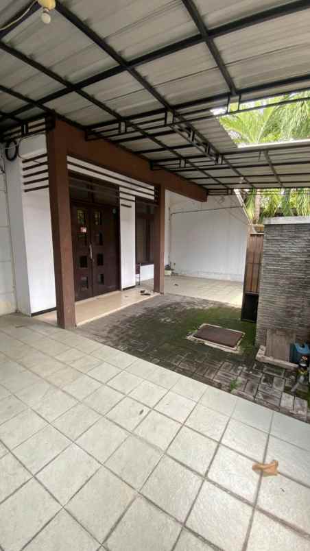 dijual rumah palm spring jambangan