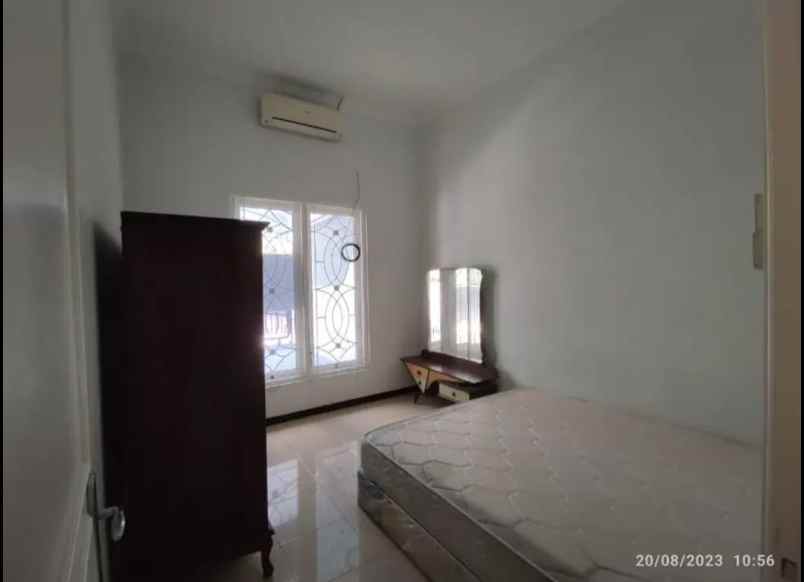 dijual rumah palm spring jambangan surabaya