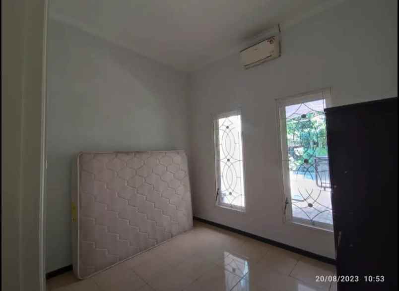 dijual rumah palm spring jambangan surabaya