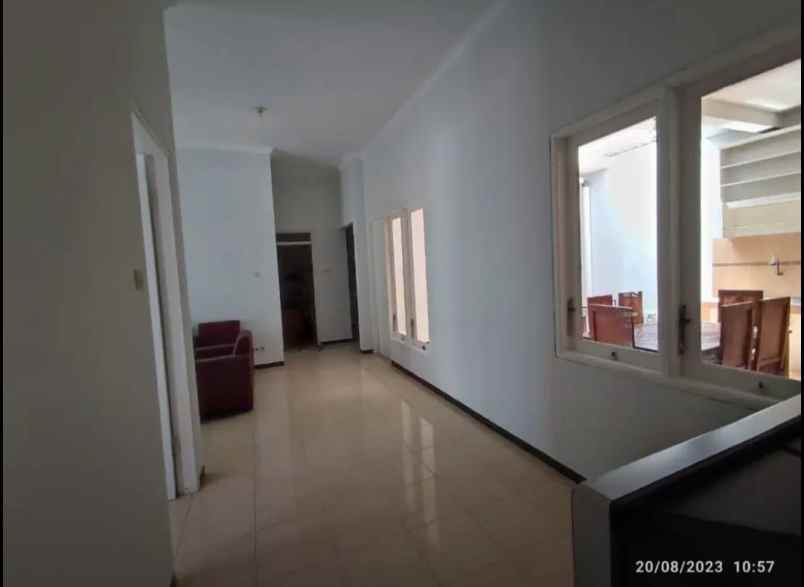 dijual rumah palm spring jambangan surabaya