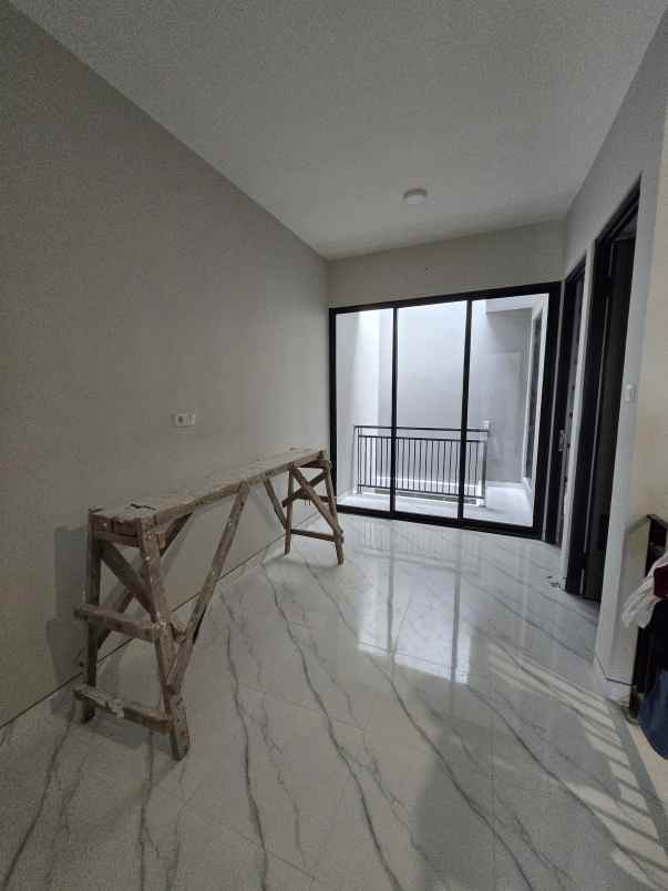 dijual rumah pantai mentari