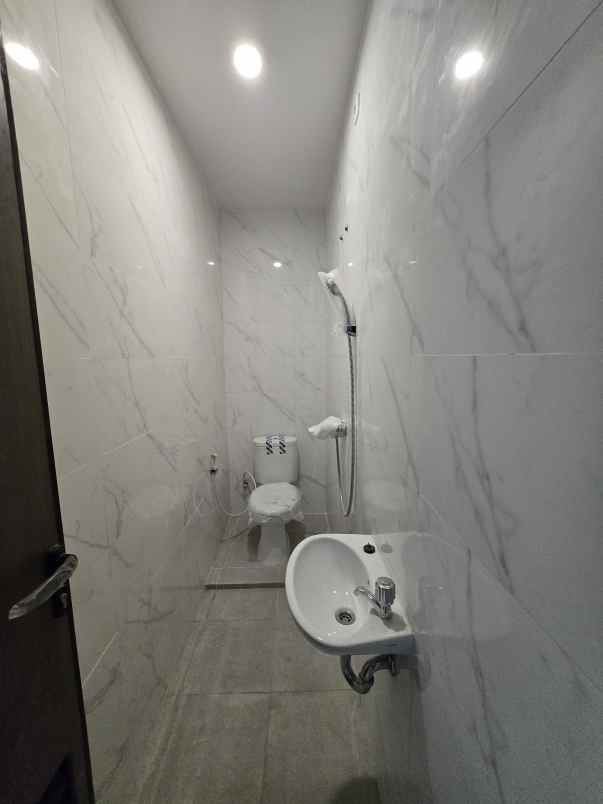 dijual rumah pantai mentari