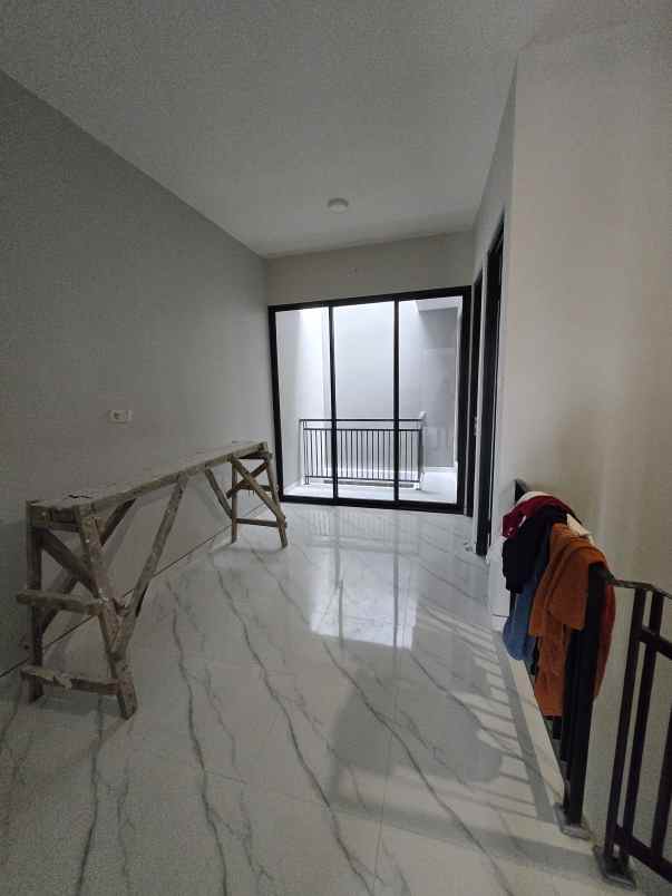 dijual rumah pantai mentari