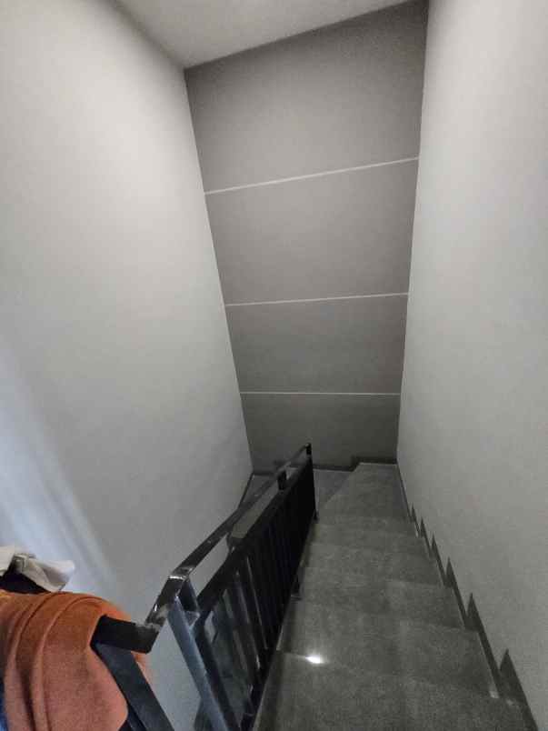 dijual rumah pantai mentari