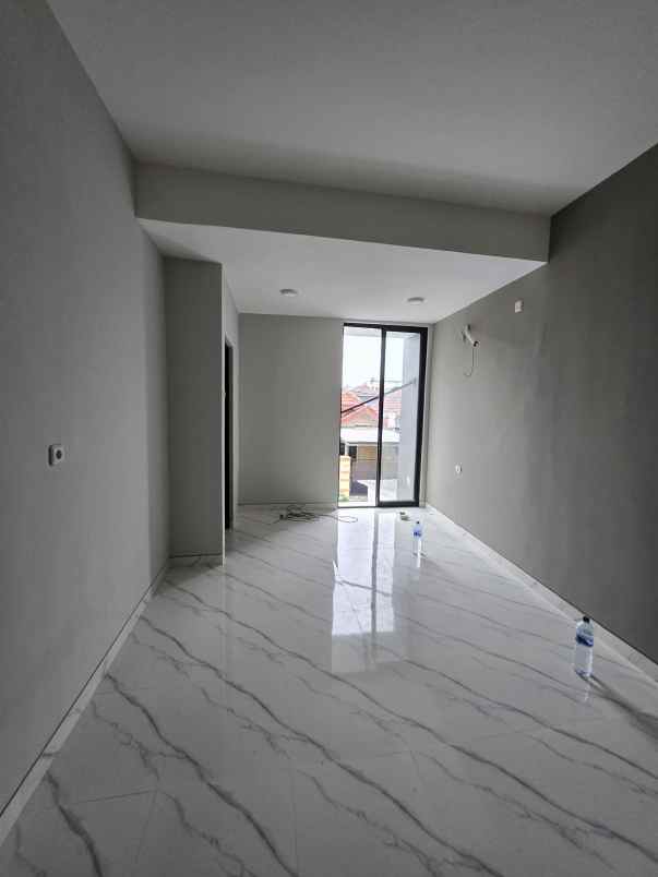 dijual rumah pantai mentari