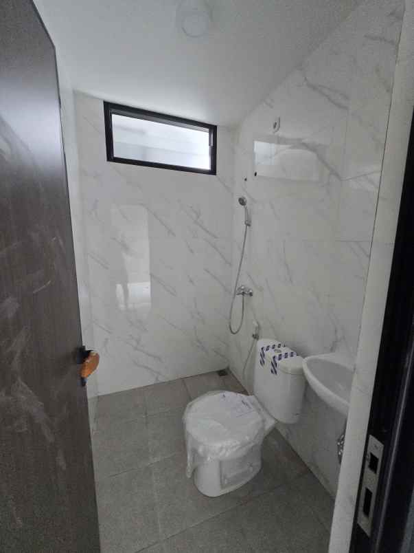 dijual rumah pantai mentari