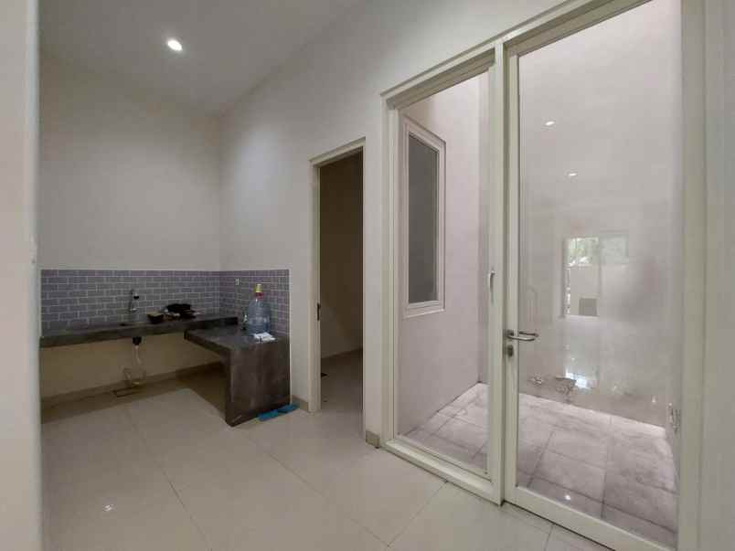 dijual rumah pantai mentari