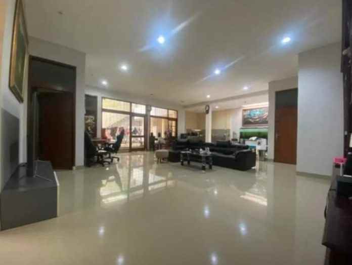 dijual rumah pasteur