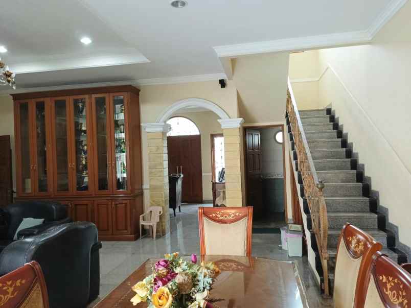 dijual rumah pejompongan baru