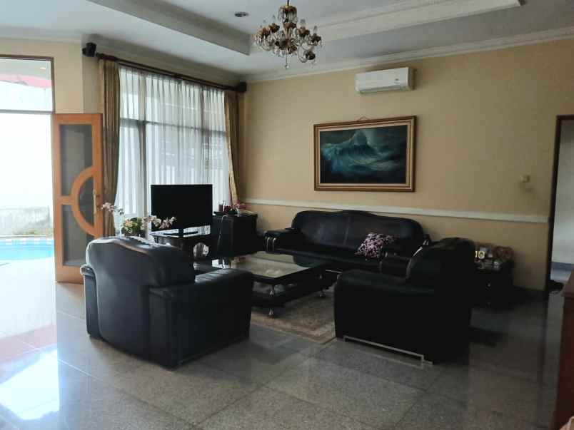 dijual rumah pejompongan baru