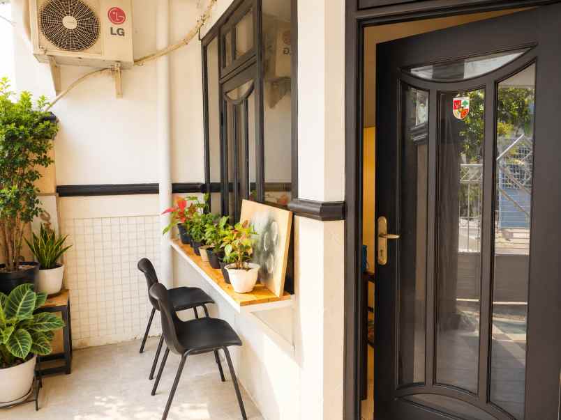 dijual rumah perum babatan pilang