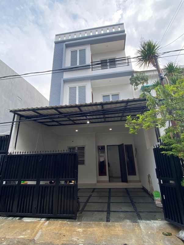 dijual rumah perum sunter graha pratama