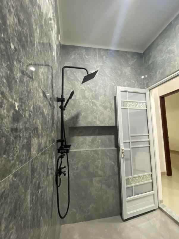 dijual rumah perum sunter graha pratama