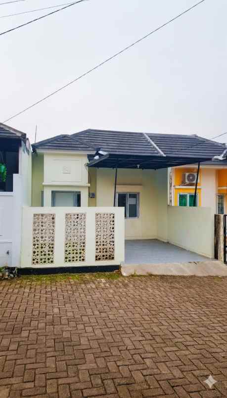 dijual rumah perum teras country recidence