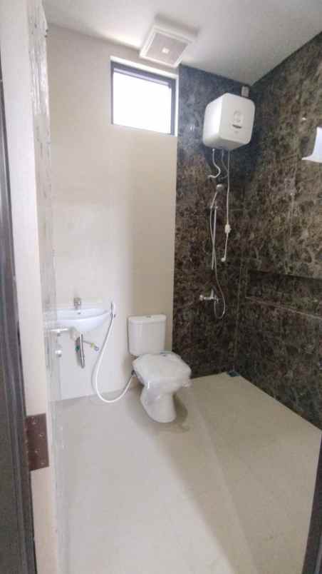 dijual rumah perumahan batu indah