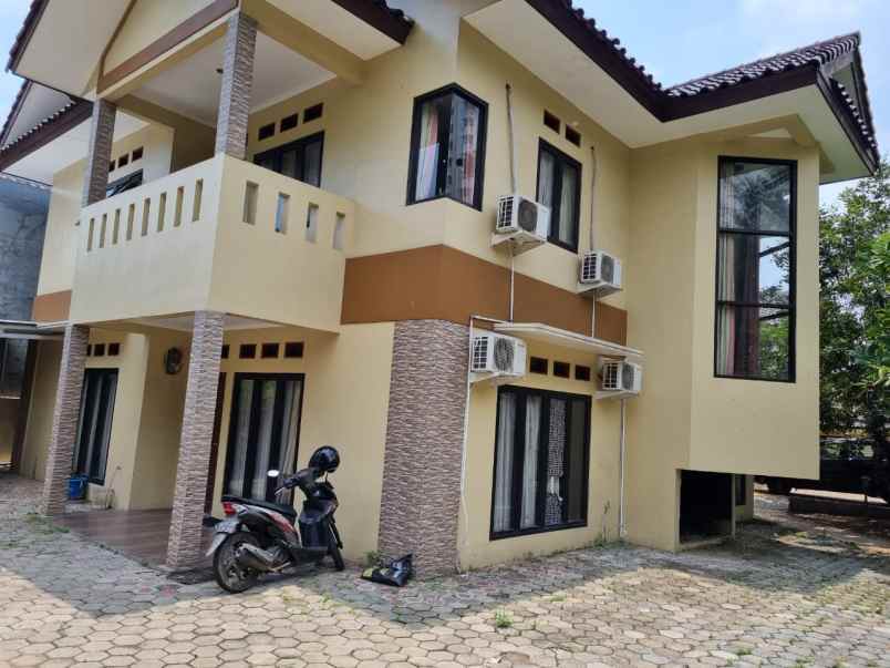 dijual rumah perumahan centuri 1